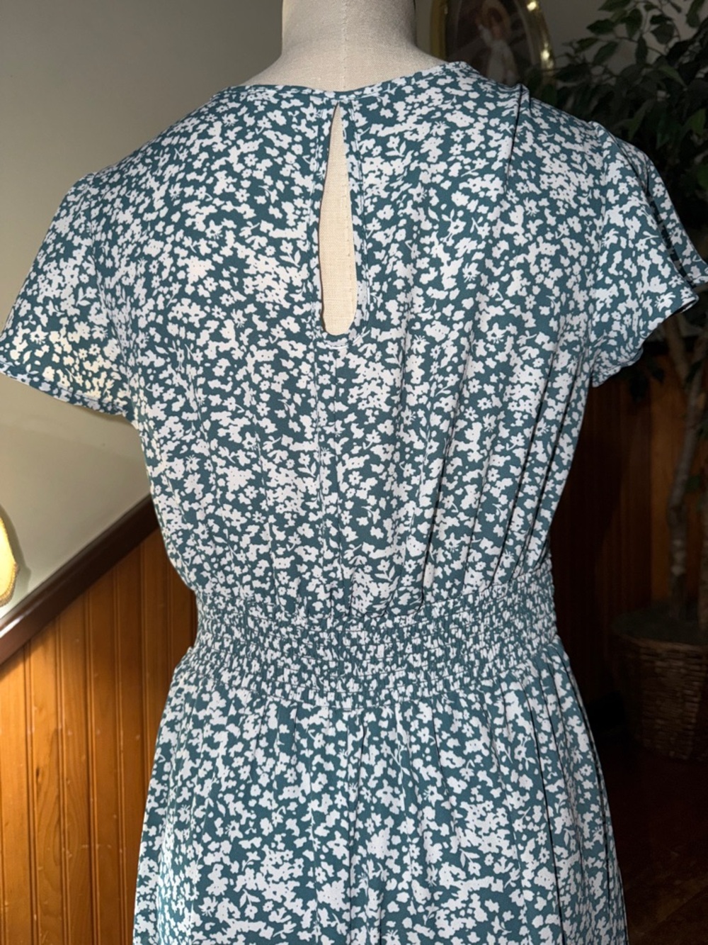 Sienna Sky soft green floral print dress women’s size medium - Picture 6 of 8